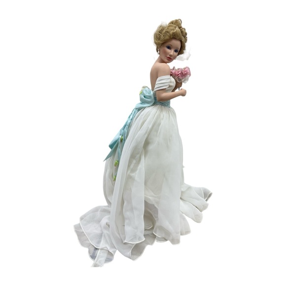 Ashton Drake Galleries 1997 Summer Dreams Porcelain Bride Doll By Sandra Bilotto - Picture 3 of 7